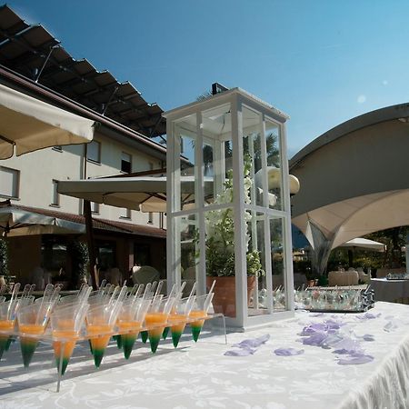 Hotel 2 Magnolie Piancogno Екстериор снимка